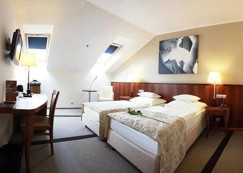 Hotel Maestro By Adrez Praga Quarto foto