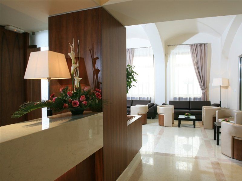 Hotel Maestro By Adrez Praga Exterior foto