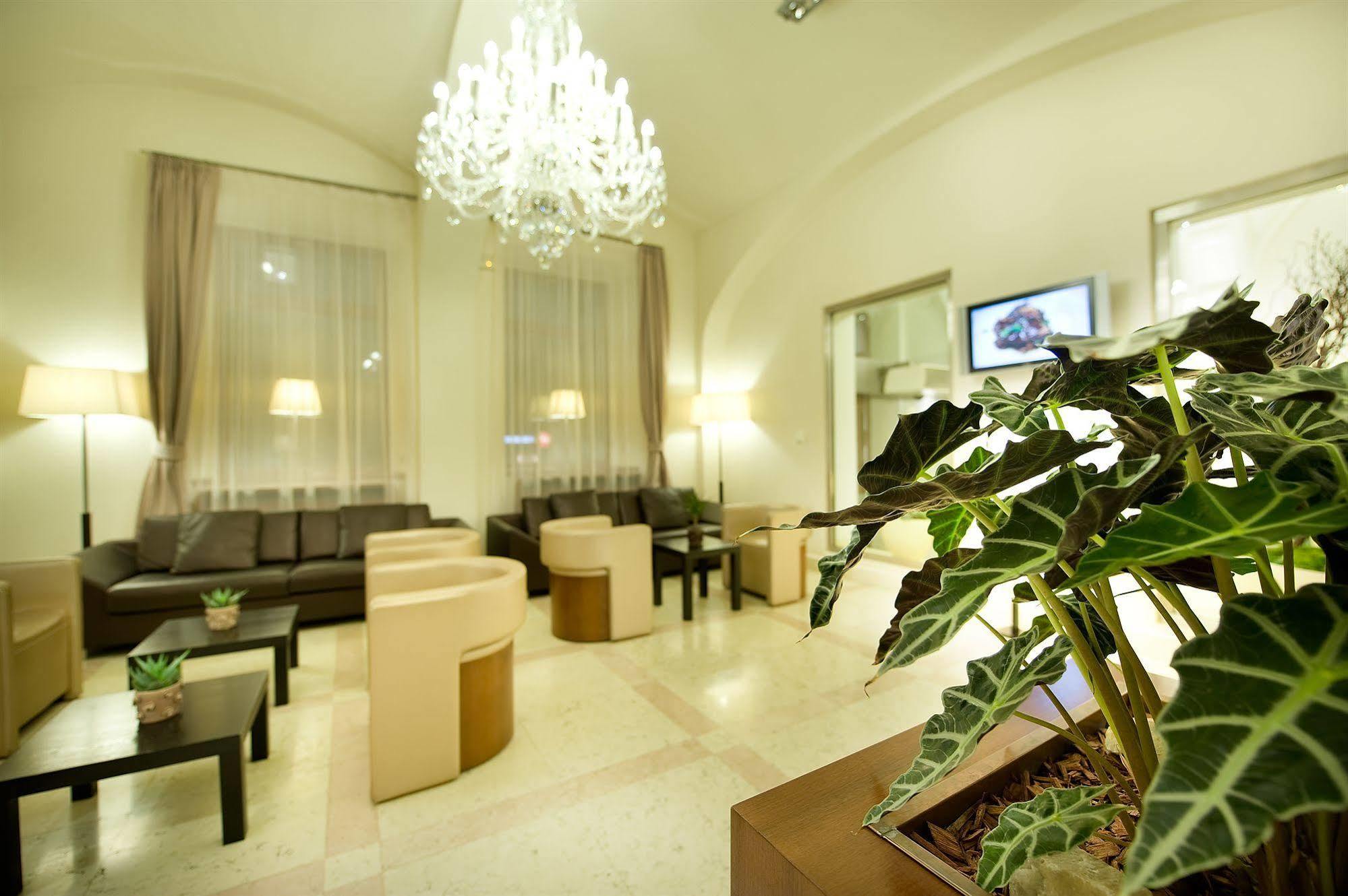 Hotel Maestro By Adrez Praga Exterior foto